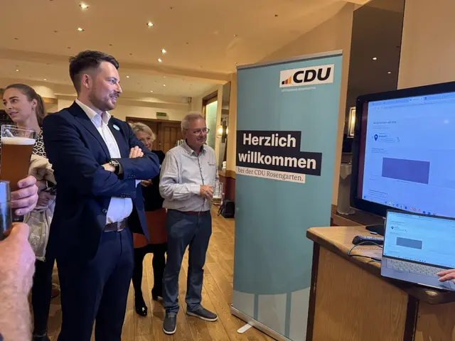 Friedemann Blaffert verfolgt gespannt die Auszählung | Foto: Grabe