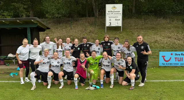 Das Siegerteam des FC Jesteburg-Bendestorf mit Trainer Lucas Pfluger | Foto: privat