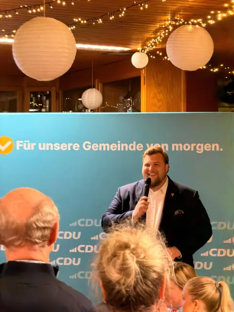 Jannik Stuhr hat allen Grund zum feiern: mit fast 60 Prozent ist er direkt zum neuen Steller Bürgermeister gewählt worden | Foto: CDU Stelle