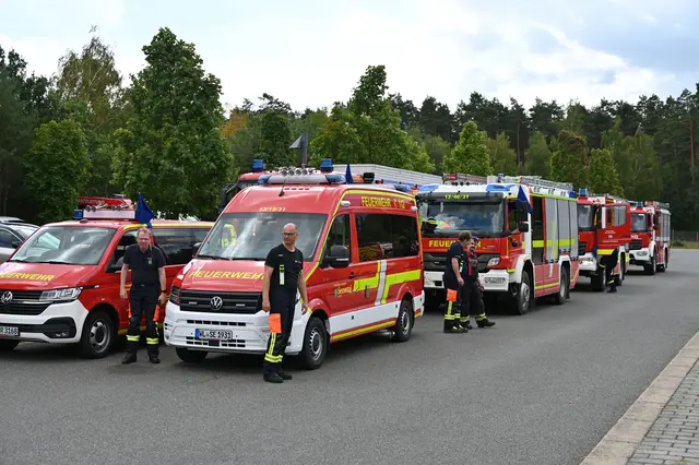 Die Feuerwehr rückte mit Fahrzeugen zum Training in Celle an | Foto: Feuerwehr/Wille