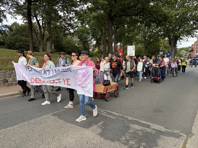Die Laufdemo in Hansedt in friedlicher Atmosphäre  | Foto: hg