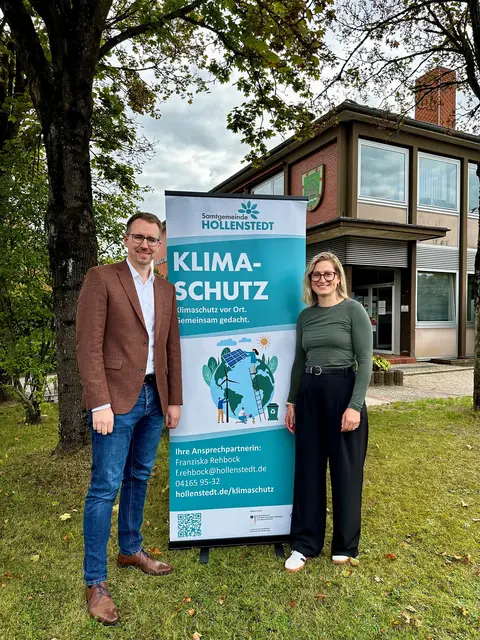 Philip Werk (li.) und Franziska Rehbock freuen sich auf die kommenden Veranstaltungen | Foto: Samtgemeinde Hollenstedt