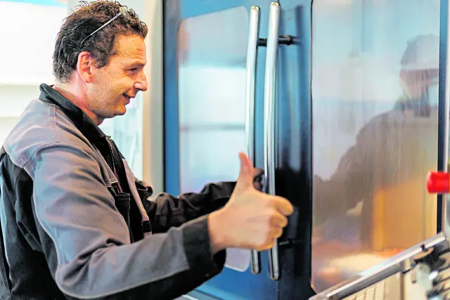 Freude bei der Arbeit wird in den DRK-Schwinge-Werkstätten großgeschrieben | Foto: Jörg Struwe / picselweb.de