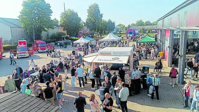 Das Festgelände ist stets gut besucht | Foto: FFW Wiepenkathen / Daniel Beneke