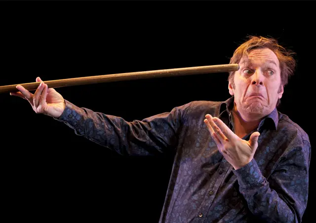 Kristian Bader stellt den Caveman vor | Foto: Joerg Reichhardt