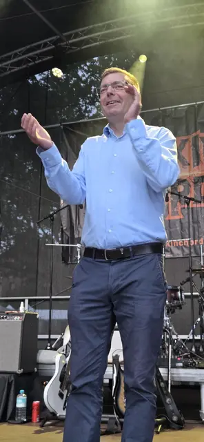 Dirk Hirsch (Erster Stadtrat) und Bürgermeisterkandidat eröffnet das Stadtfest | Foto: André Welle