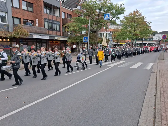 Die Vereine marschierten zum Festplatz | Foto: André Well