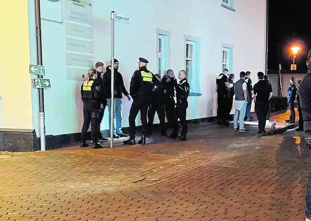 Die Polizei griff bei den Streitereien der Jugendlichen ein | Foto: André Welle