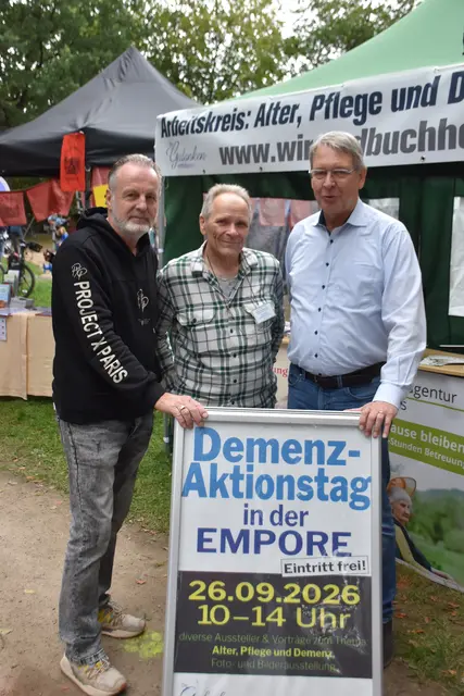 Warben für den Demenz-Aktionstag in der Empore am Samstag, 26. September (v. li.): Frank Kettwig, Joachim Paulun und Thomas Petras (alle Arbeitskreis: Alter, Pflege und Demenz | Foto: Axel-Holger Haase