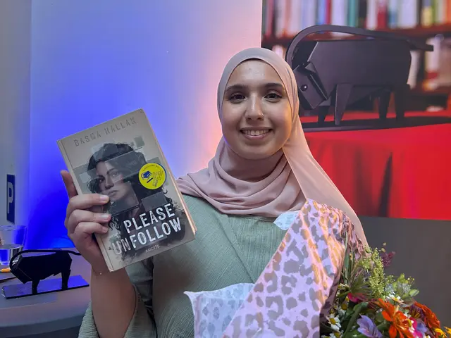 Basma Hallak ist mit ihrem Buch "Pleas Unfollow" Gewinnerin des 55. Buxtehuder Bullen | Foto: Hansestadt Buxtehude
