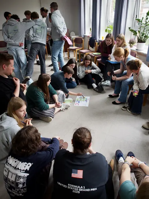  33 der insgesamt 38 Teammitglieder haben kürzlich die Reise  nach Sylt mit rund 175 Konfirmandinnen und Konfirmanden abschließend vorbereitet | Foto: Felix Pilz