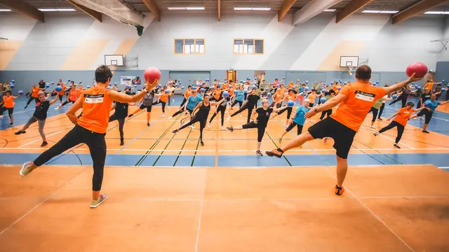 Auch in den Sporthallen findet Bewegung statt... | Foto: Torsten Arnast