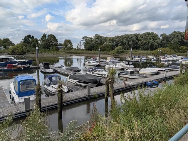 Bei Bootsbesitzern erfreut sich die Marina des Hafens großer Beliebtheit und die Liegeplätze sind nahezu ausgebucht | Foto: Jan Filter