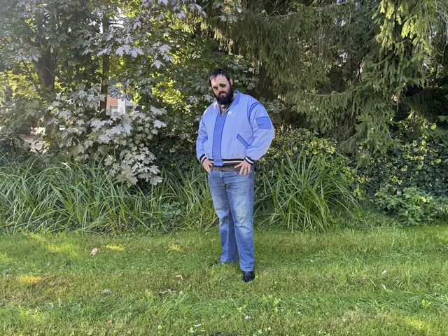Jesse Ihm posiert als Bud Spencer | Foto: sts