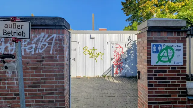 Die Toilettenanlage hinter dem Schwedenspeicher ist für mehrere Wochen gesperrt | Foto: jd