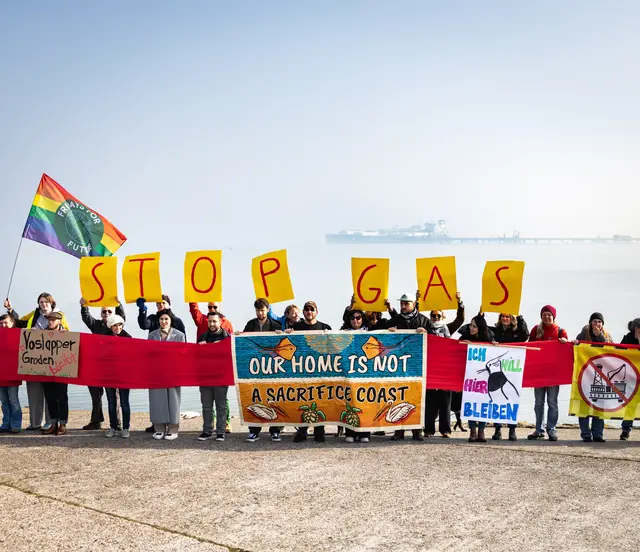 Protest gegen die fossile Energiequelle Erdgas - hier am LNG-Terminal in Wilhelmshaven | Foto:  Santiago Rodriguez