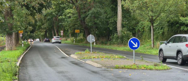 Aus Welle kommend in Richtung Wintermoor (Heidekreis) stehen das 70-km/h- und ein Überholverbotsschild wenige Meter hinter dem Ortsausgangsschild | Foto: Pahl
