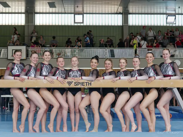 Lisa (v. l.), Maria, Sarah, Vladyslava, Vienna, Ellen, Finja, Virgenie, Juliane, Daria und Emma möchten zum Bundesligabschluss in Frankfurt wieder mit allen Leistungsträgerinnen an die Geräte gehen | Foto: Lu Tran