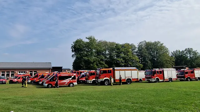 Die Feuerwehrfahrzeuge | Foto: GPW Tostedt Nils Renken, KPW