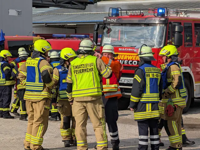 Die Feuerwehren arbeiteten Hand-in-Hand | Foto: GPW Tostedt Nils Renken, KPW