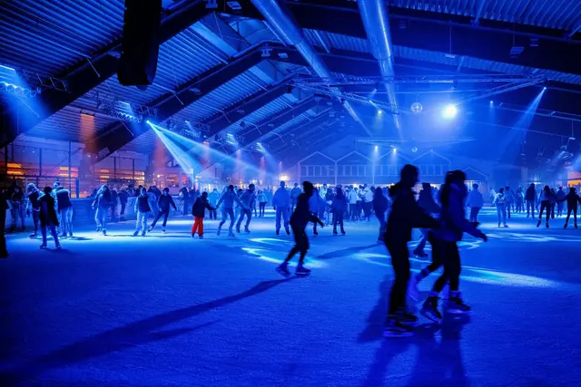 Schlittschuhlaufen im Winter: Die Eissporthalle in Harsefeld machts möglich | Foto: Martin Elsen