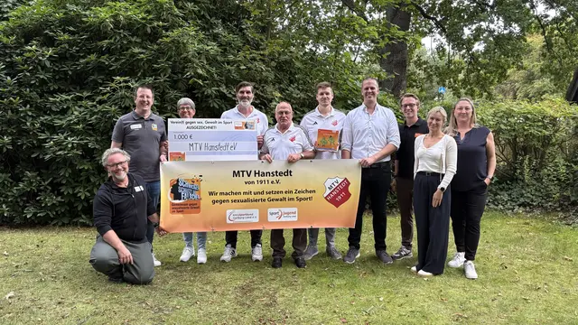 Kenneth Dittmann-Haselhorst (v. li.), Sebastian Lühr, Monika Mützel, Stefan Sahling, Manfred Menke, Matthias Lange, Florian Moll, Jeroen Eversen, Julia Kunn und Nadine Becher | Foto: KSB Harburg-Land