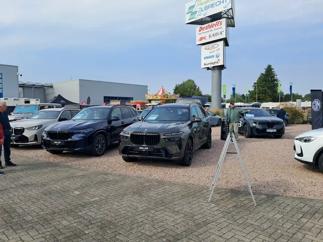 Das Autohaus Weller brachte einige Modelle von BMW, MG und Mini mit | Foto: aw