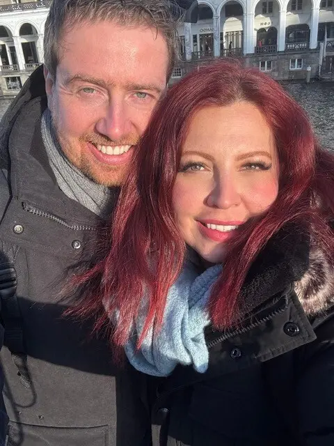 Markus Rescheleit und seine Frau Özge werden von der Freikirche in Stelle feierlich begrüßt | Foto: Markus Rescheleit