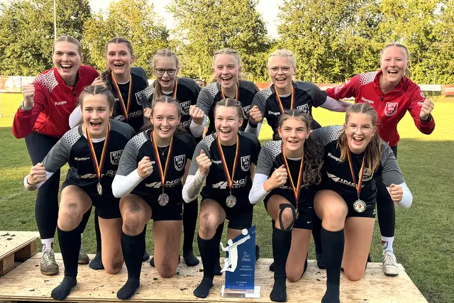 Die U16-Mädchen des MTV Wangersen feiern den Gewinn der Deutschen Vizemeisterschaft. | Foto: MTV Wangersen