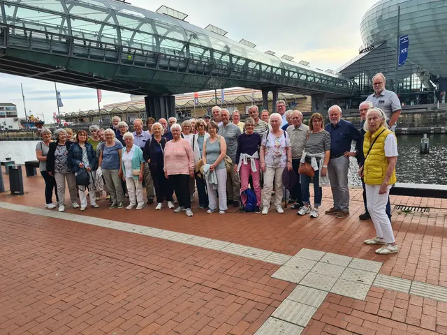 Senioren aus Ehestorf und Alvesen waren auf Entdeckertour in Bremerhaven | Foto: Johannes Harpenau