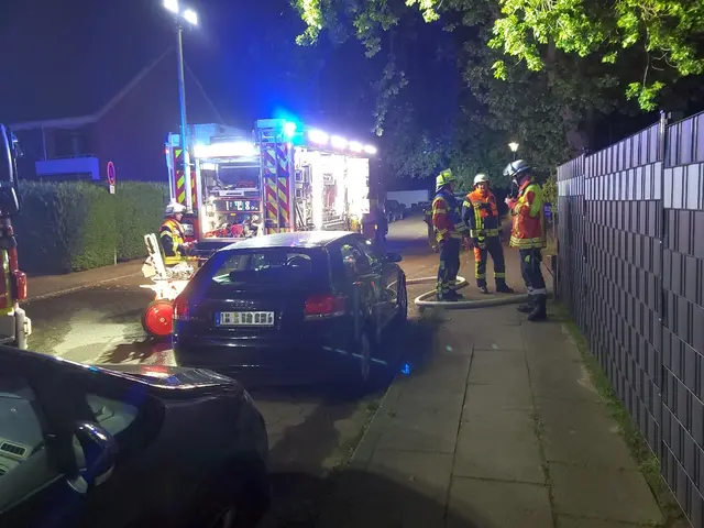 Nächtlicher Einsatz im Helmsweg | Foto: FF Hittfeld
