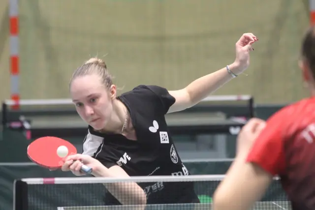Darya Kisel schlägt für den MTV Tostedt (3. Liga) auf | Foto: Koenecke