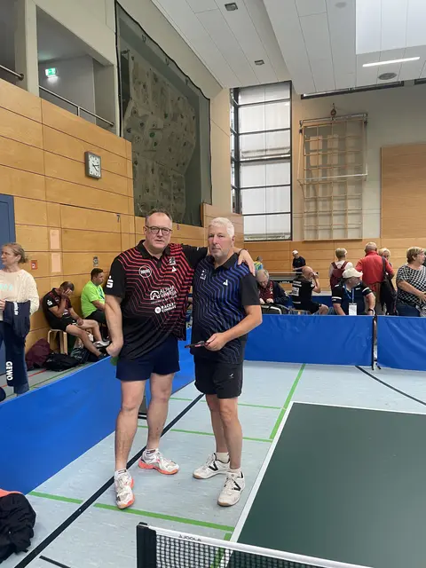 Carsten Roosen mit Ex-Weltmeister Thorsten Boomhuis | Foto: TTC Drochtersen