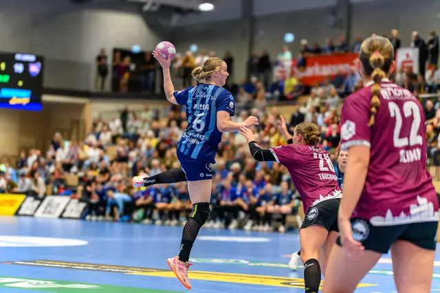 Aida Mittag im Sprungwurf | Foto: Jürgen Witthold
