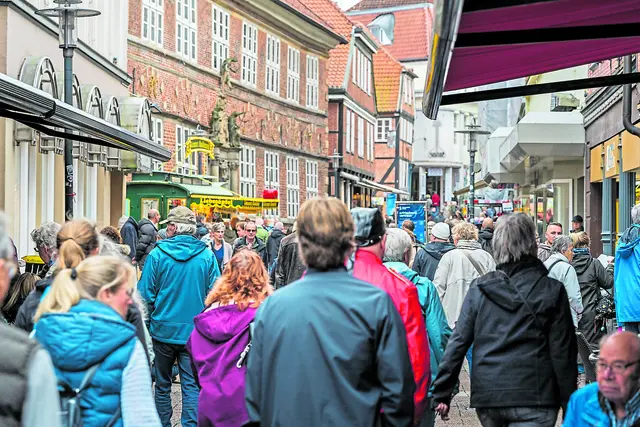 Parallel zum Shantychor-Festival öffnen am Sonntag, 11. Oktober, von 12 bis 17 Uhr die Geschäfte in der Stader Altstadt ihre Türen zum verkaufsoffenen Sonntag bei maritimen Klängen | Foto: SMTG
