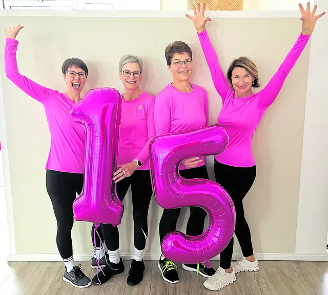 Inhaberin Brigida Conrad (re.) und ihr Team freuen sich auf die Jubiläumsgäste | Foto: Mrs. Sporty