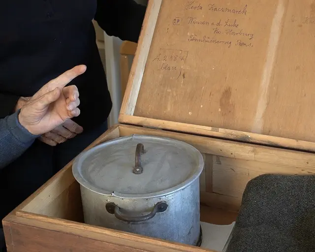 Mit diesem Koffer kam die Familie Kaczmarek 1944 nach ihrer Flucht aus Ostpreußen in Winsen an | Foto: Museum im Marstall