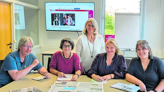 Redaktionsbesprechung mit (v. li.): Jörg Dammann, Stephanie Bargmann, Nicola Dultz, Stefanie Schimanski und Pauline Bellmann | Foto: Benecke
