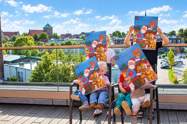 Kinder mit dem Jubiläumsadventskalender | Foto:  Ladies' Circle 59 Stade 