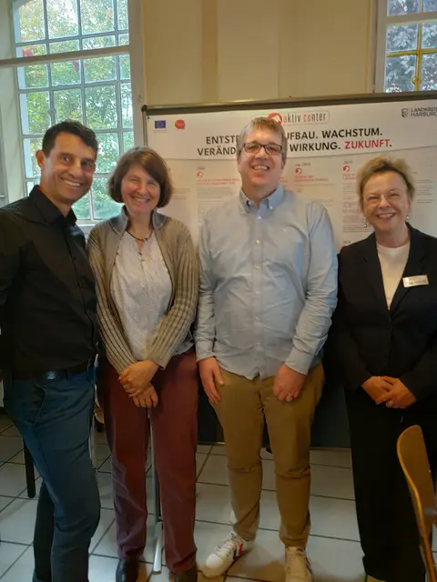 Die langjährigsten Mitarbeiter des Projektes sind bis heute mit dabei - von links: Ashkan Faghir Afghani, Katja Matthies, Sven Behrens und Anke Stolze-Holdorf.  | Foto: Reso-Fabrik gGmbH