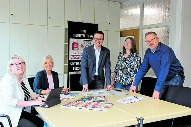 Wir beraten die Kunden (v. li.): Kira Barke, Mona Brunnert, Tobias Benecke, 
Katrin Mehrholz, Udo Dingfeld und Constanze Reiß (kl. Foto) | Foto: sb