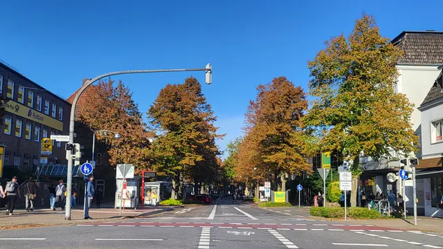Die Bahnhofstraße: Im Verkehrsversucht für Pkw eine Einbahnstraße und Tempo-20-Zone