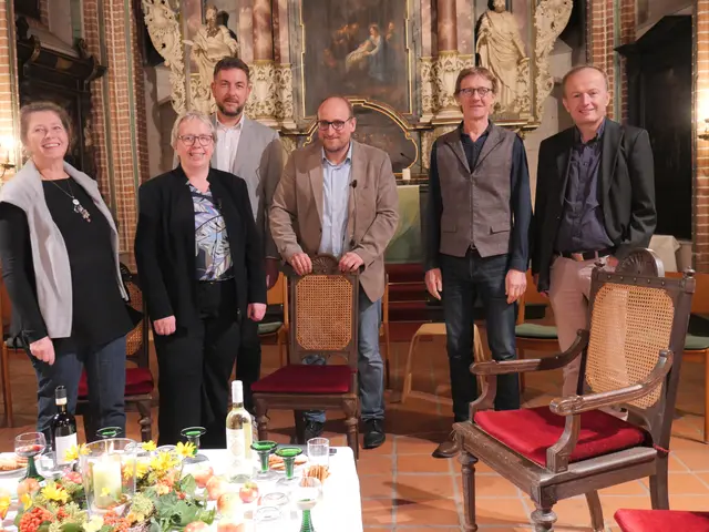 Orgeltalk mit (v. li.) Annegret Schönbeck, Sybille Groß, Benjamin Dippel, Daniel Kaiser, Ulfert Smidt und Christoph Schönbeck | Foto: Christa Haar-Rathjen