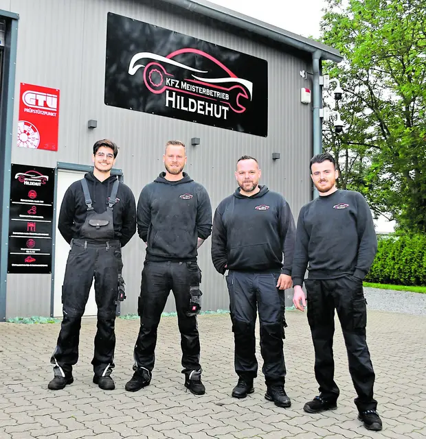 Das Werkstatt-Team (v. li.): André Lopes, Marcel Ketelhut,  Mario Hildebrandt und Denis Trarushi | Foto: Axel-Holger Haase