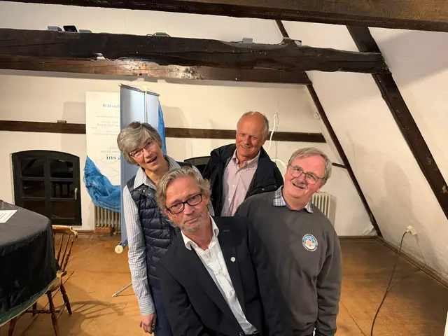 Neuer Vorstand des GMV: Claudia Reucher (hi. v. li.), Martin Pries, Stephan Schmidt (vo. v. li.) und Jochen Schmidt-Lüssmann | Foto: GMV