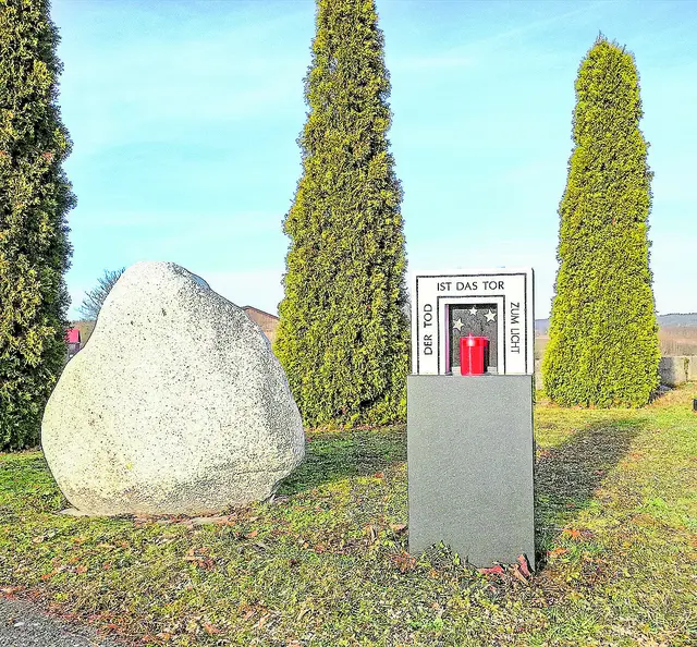 Jeder Grabstein ist ein Stück individuelle Erinnerung | Foto: Rokstyle