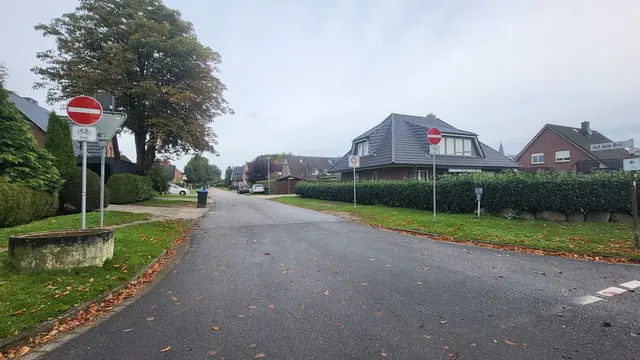 Die Straße Auf dem Brink darf von der Zevener Straße nicht mehr befahren werden