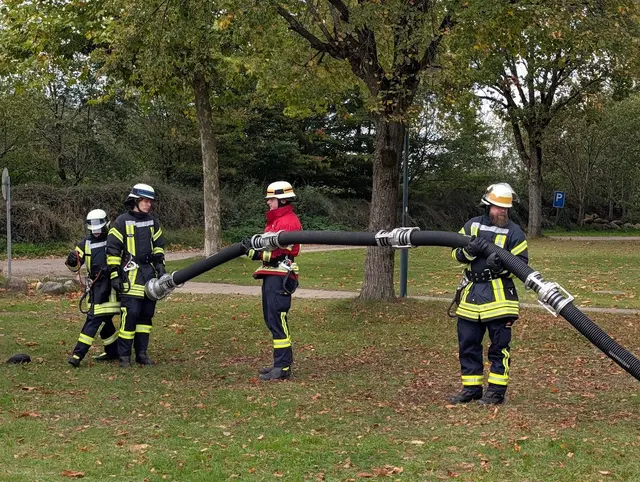 Das Kuppeln der Schläuche | Foto: Feuerwehr