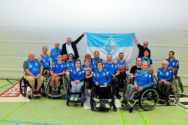 Sämtliche Rolli-Basketballerinnen und Basketballer auf einem Bild | Foto: Axel-Holger Haase
