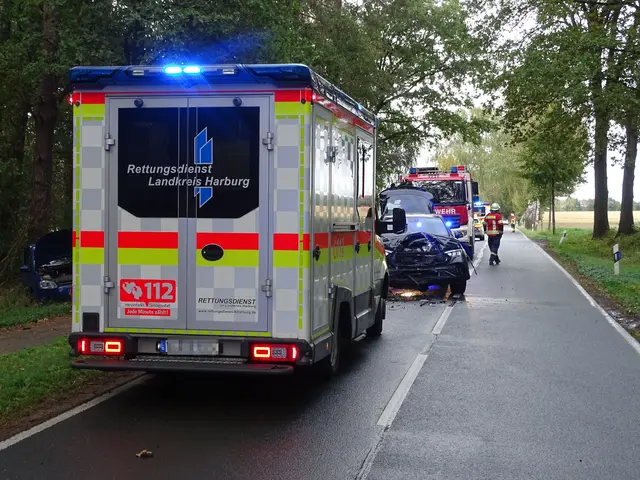 Während der Rettungs- und Aufräumarbeiten wurde die K 10
zwischen Schmalenfelde und Marxen gesperrt | Foto: Freiwillige Feuerwehr SG Hanstedt